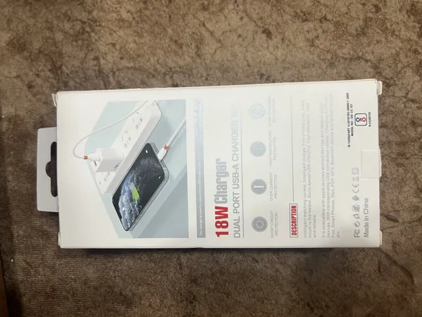 White_Wall_Charger_With_Usb_Charging_Cable