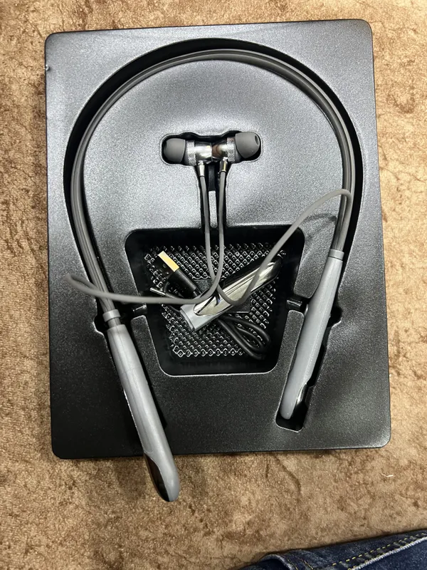 Grey_Delta_Tooth_5.4_Wireless_Neckband_Earphones