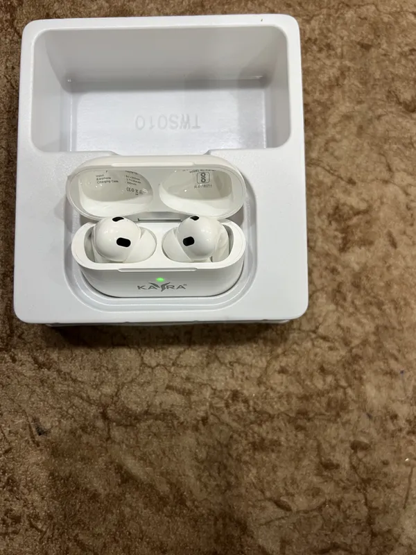 White_Pro_Pods_True_Wireless_Earbuds_With_Charging_Case