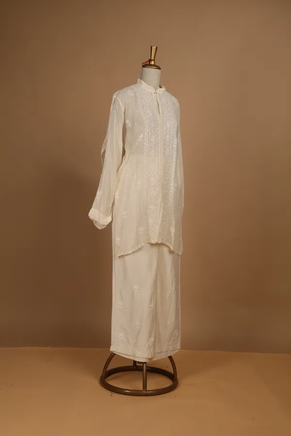 White_Embroidered_Straight_Kurta_Pajama_for_Men