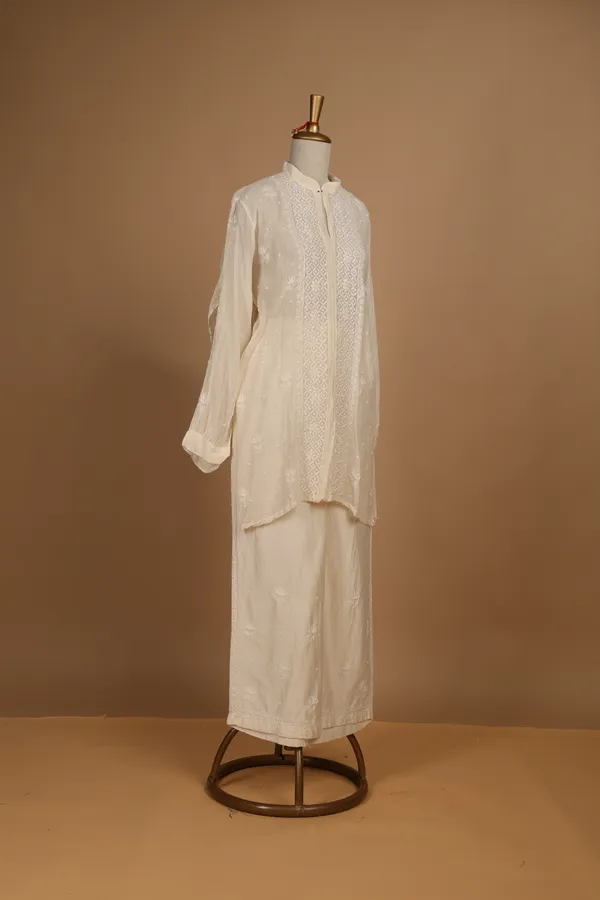 White_Embroidered_Straight_Kurta_Pajama_for_Men