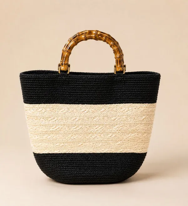 Black_handle_bag_with_wooden_handle_
