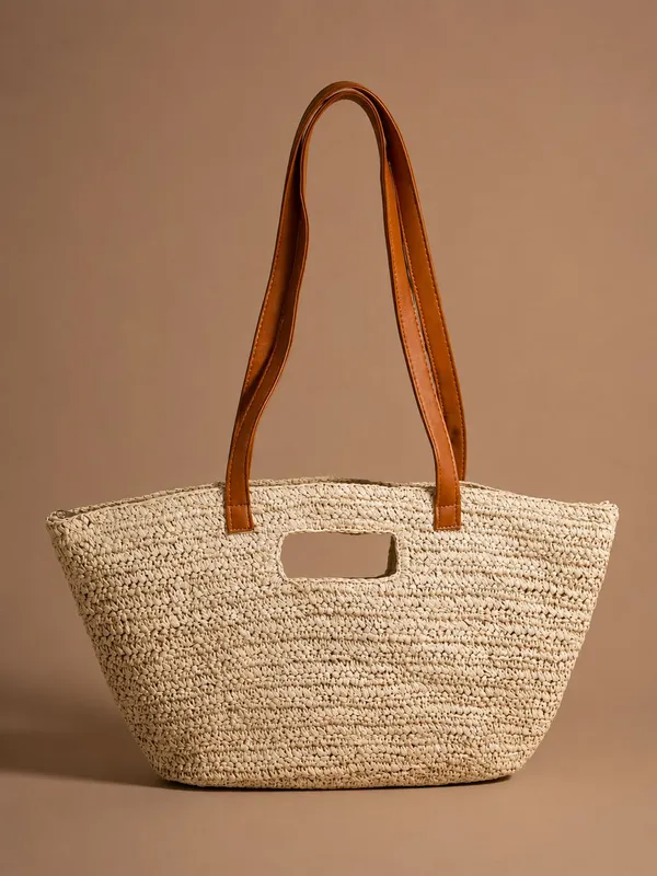 cream_tote_bag_with_unique_handle_