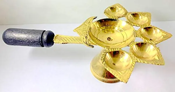 Brass_Diya_With_Wooden_Handle