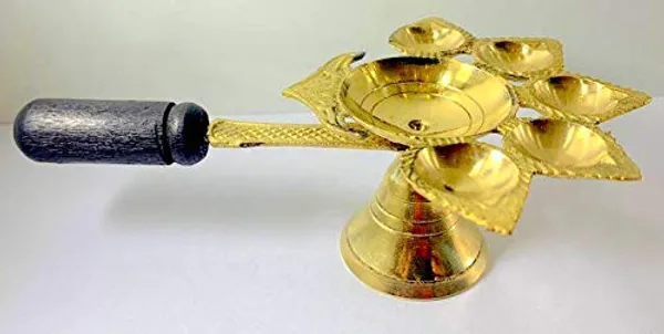 Brass_Diya_With_Wooden_Handle