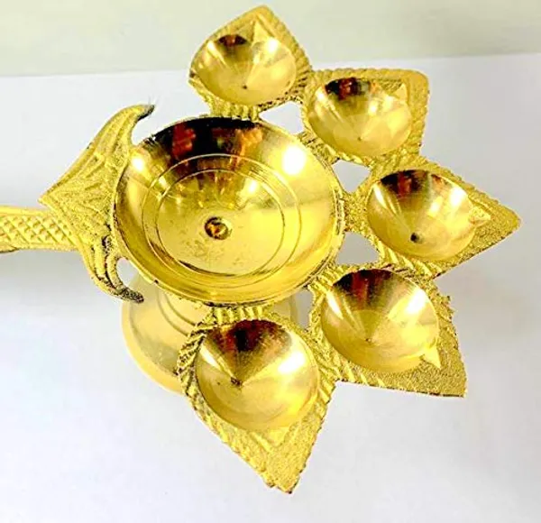 Brass_Diya_With_Wooden_Handle