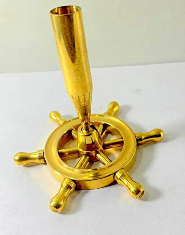 Brass_Nautical_Wheel_Pen_Holder