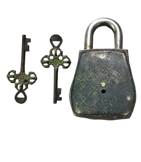 Brass_Padlock_With_Keys
