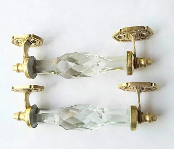 Glass_Door_Handle_With_Brass_Mounting
