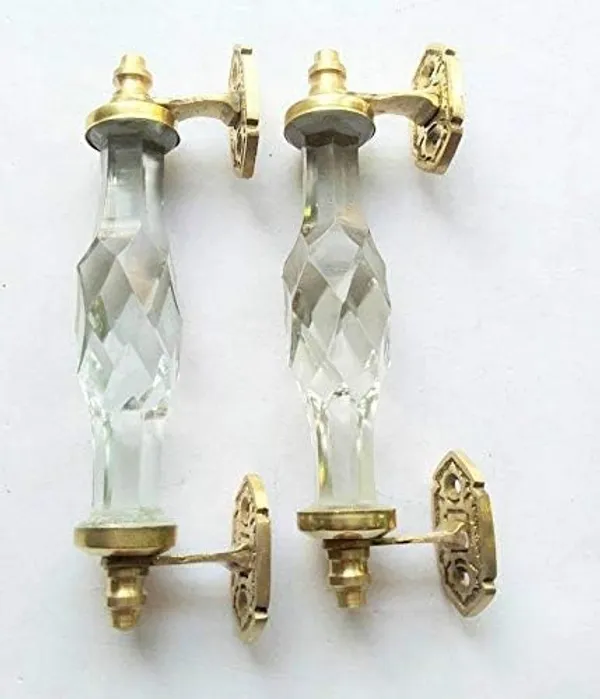 Glass_Door_Handle_With_Brass_Mounting