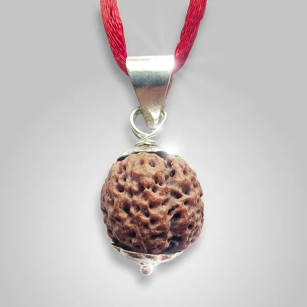 Four_Mukhi_Rudraksha_Bead