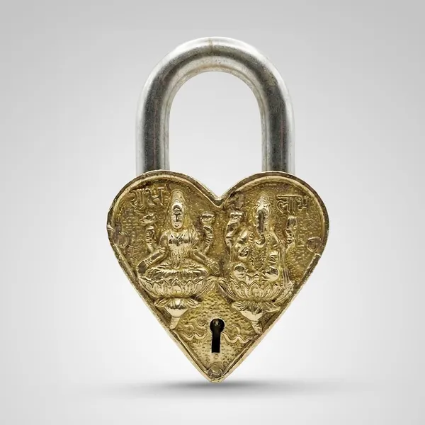 Brass_Ganesh_And_Lakshmi_Heart_Padlock_With_Keys