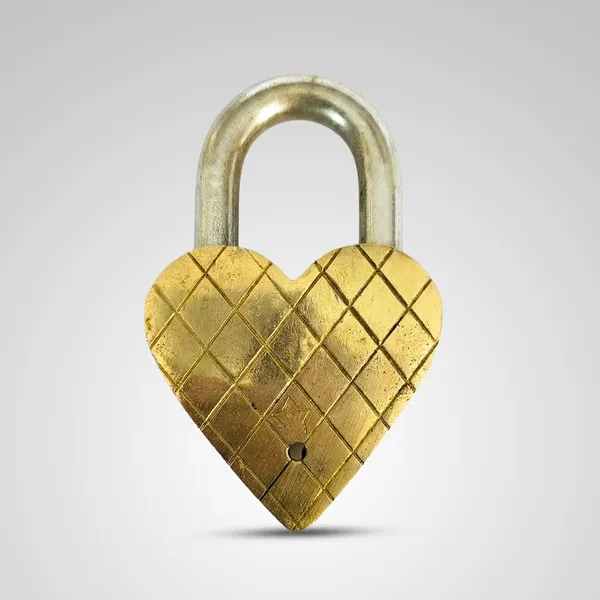 Brass_Ganesh_And_Lakshmi_Heart_Padlock_With_Keys