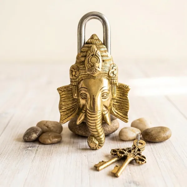 Brass_Ganesh_Engraved_Padlock_With_Keys