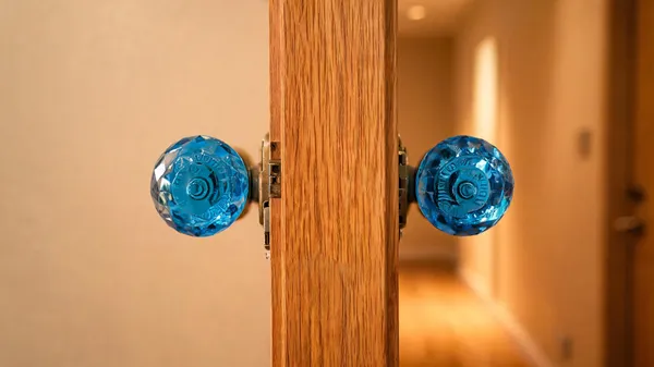 Glass_Door_Knob_Blue_For_Home_And_Office
