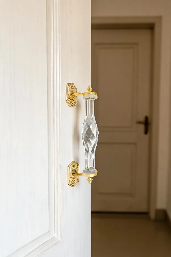 Brass_Door_Handle_White