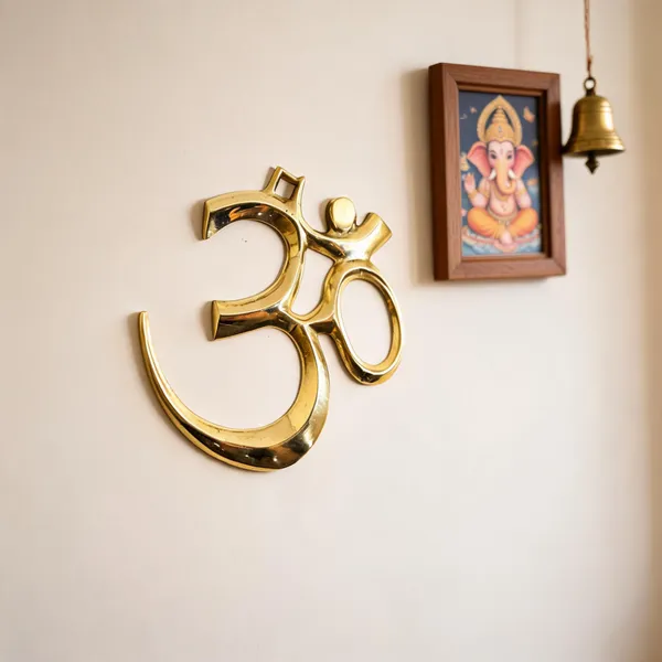 Brass_Wall_Hanging_Om_Symbol_Gold