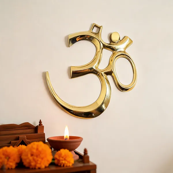 Metal_Brass_Wall_Hanging_Om_Symbol_Showpiece
