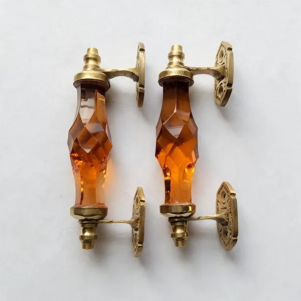 Crystal_Cut_Glass_Door_Handle_With_Brass_Mounting