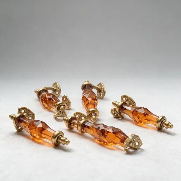 Crystal_Cut_Glass_Door_Handle_With_Brass_Mounting