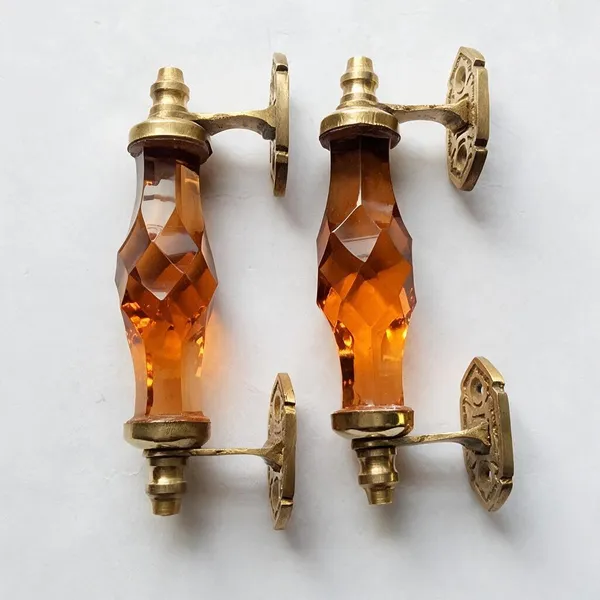 Crystal_Cut_Glass_Door_Handle_With_Brass_Fitting