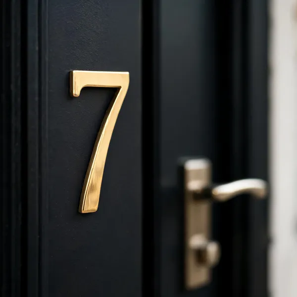 Brass_Hotel_Door_Number_7_Personalised_Alphabet_Sign_For_Home_Decor_100mm
