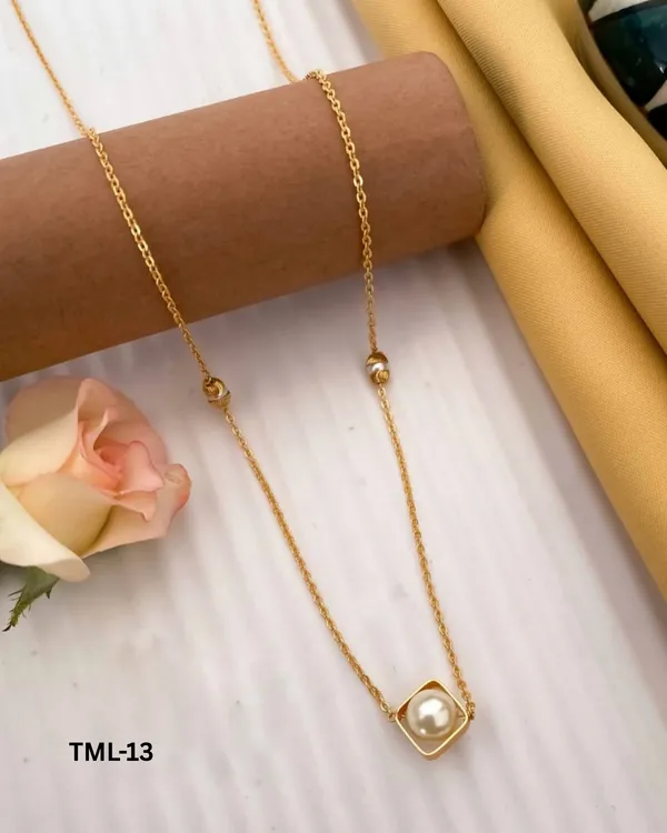 Gold_Tone_Alloy_Pearl_Square_Pendant_Necklace_For_Women
