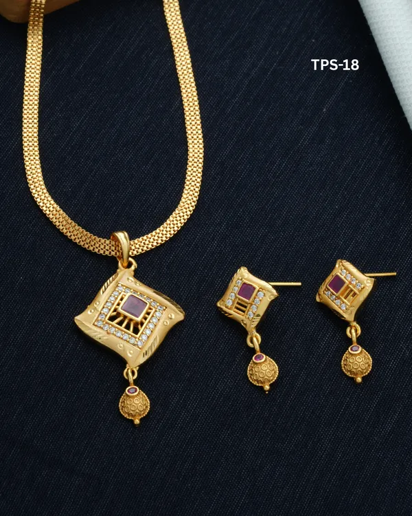 Gold_Tone_Geometric_Stone_Studded_Jewellery_Set_For_Women
