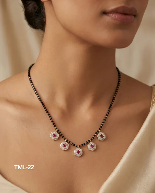 Black_Gold_Tone_Alloy_Floral_Pendant_Beaded_Mangalsutra_For_Women