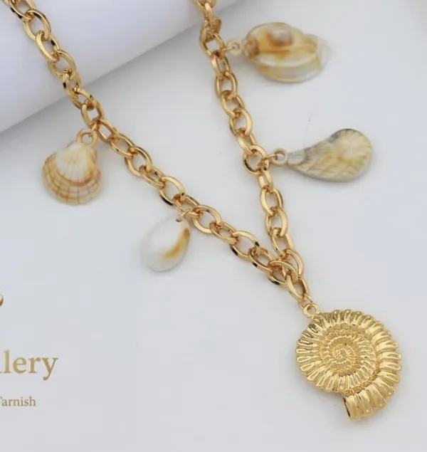 Gold_Cz_Shell_Charm_Chain_Necklace_For_Women