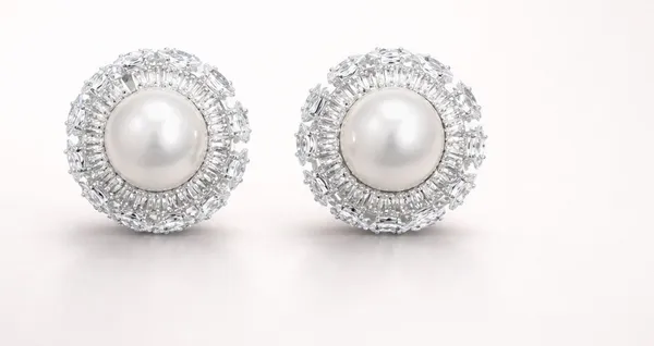 Silver_Metal_Pearl_Cz_Stud_Earrings_For_Women
