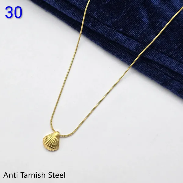 Gold_Steel_Shell_Pendant_Necklace_For_Women