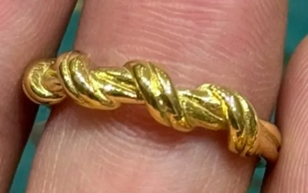 Gold_Stainless_Steel_Cz_Ring_For_Women