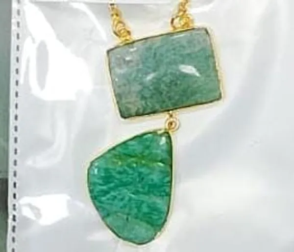 Gold___And_Green_Natural_Semi_Precious_Stone_Plated_Brass_Necklace_For_Women