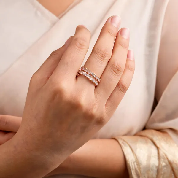Gold_Cz_Faceted_Stone_Raised_Band_Ring_For_Women