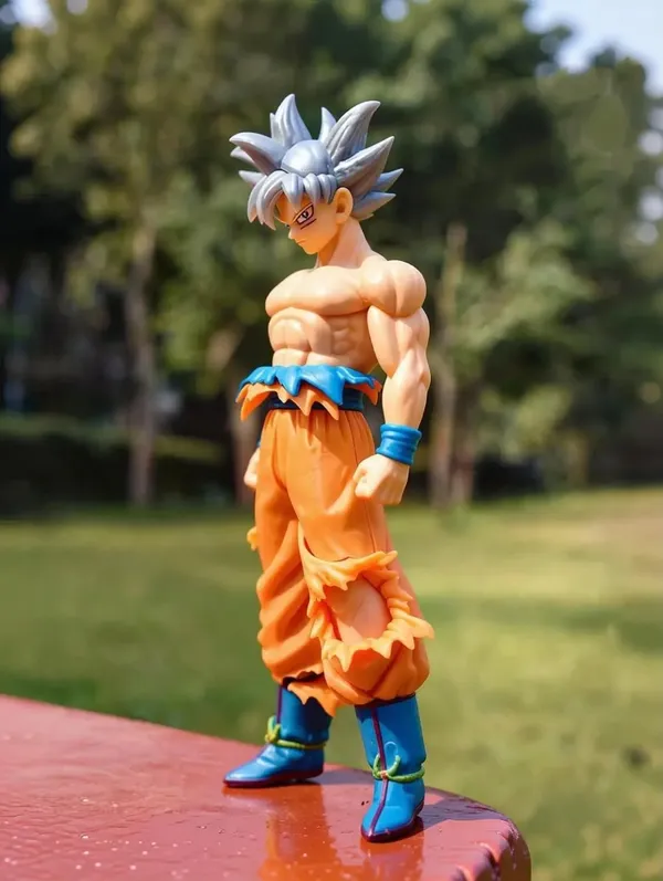 Goku_silver_hair_standing