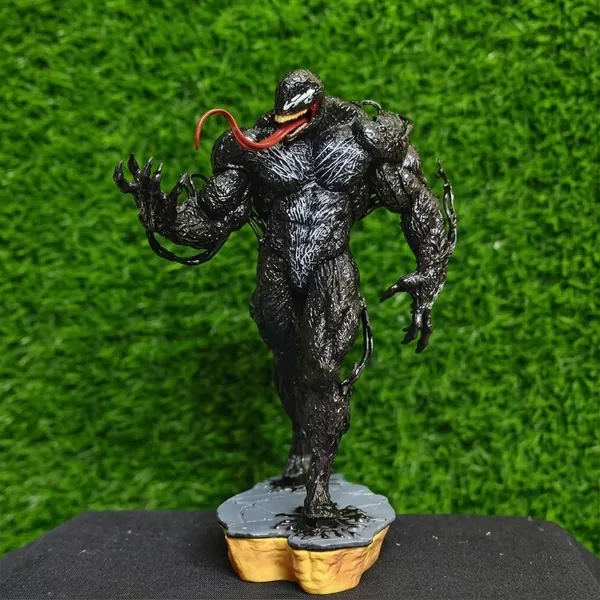 Venom_Standing_On_Floor18cm_Figure_(Opp_Packing)