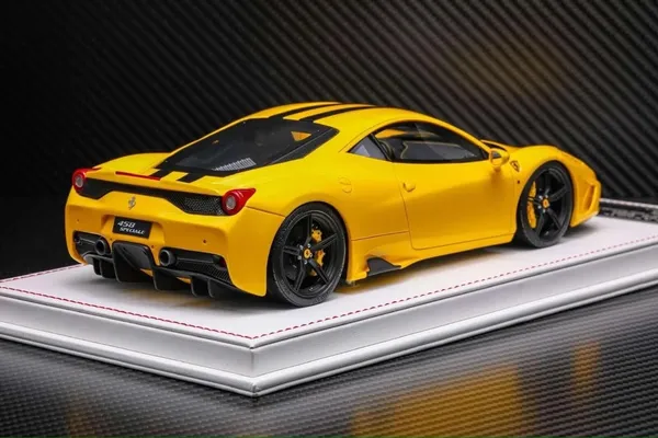 Bburago_1:64_Ferrari_458_Special_Yellow