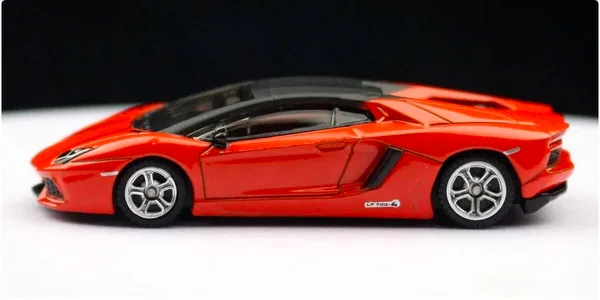 CCA_1:64_Lamborghini_Aventador_LP700-4