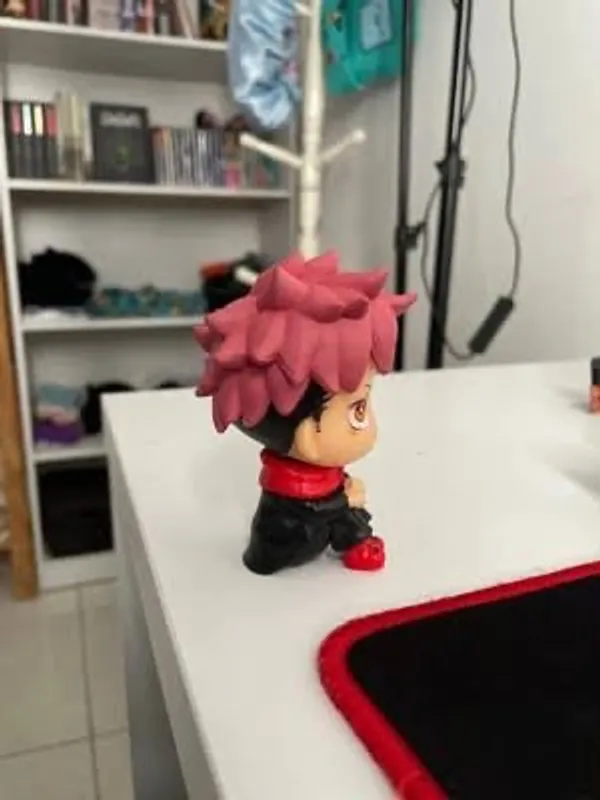 Yuji_Itadori_Sitting_Figure_9Cm