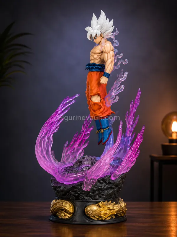 Goku_Ultra_Instinct_with_Light_24cm_(Opp_packing)