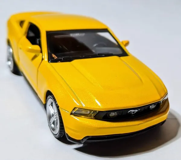 Ford_Mustang_GT_2012_–_1:43