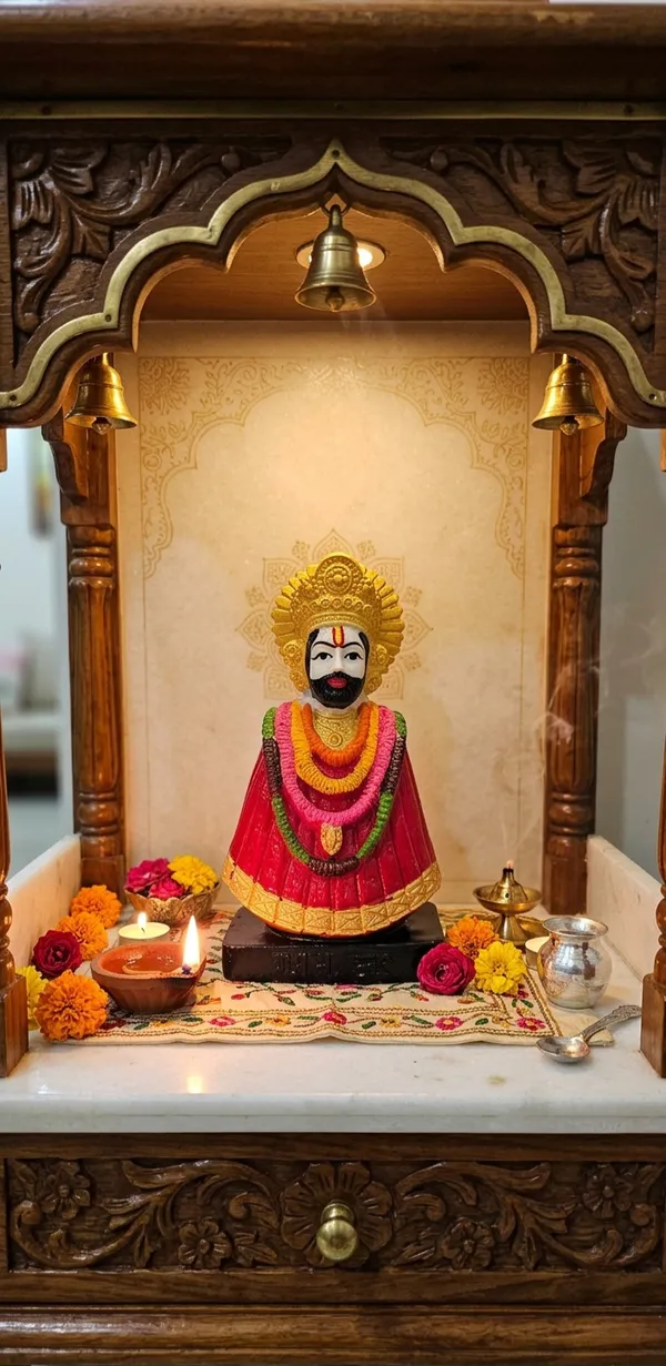 Multicolor_Resin_Devotional_Red_Crowned_Deity_Figurine