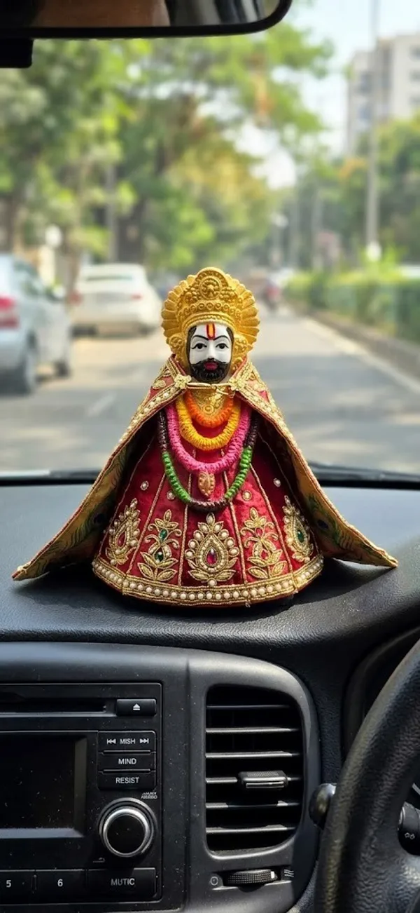 Multicolor_Resin_Devotional_Red_Crowned_Deity_Figurine