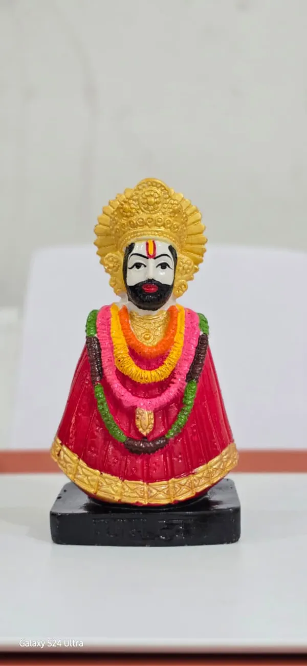 Multicolor_Resin_Devotional_Red_Crowned_Deity_Figurine
