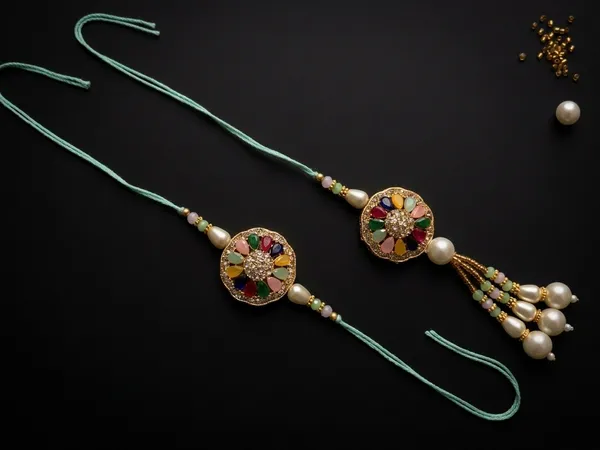Multicolour_Pearl_Embellished_Rakhi_&_Lumba_Set