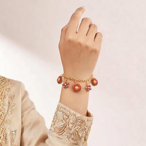 Gold_Brass_Floral_Motif_Bracelet_For_Women
