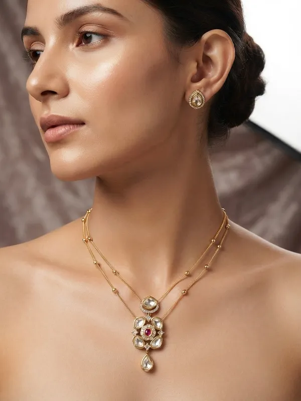 Gold_Moissanite_Floral_Pendant_Necklace_For_Women