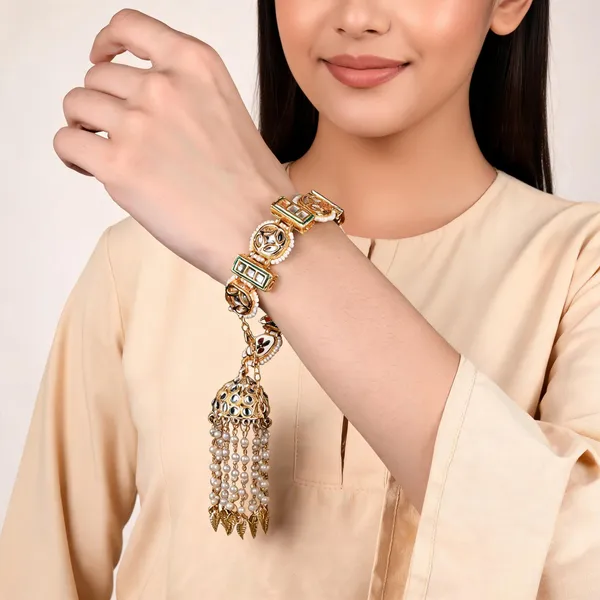 Gold_Kundan_Brass_Ornate_Link_Charm_Bracelet_For_Women