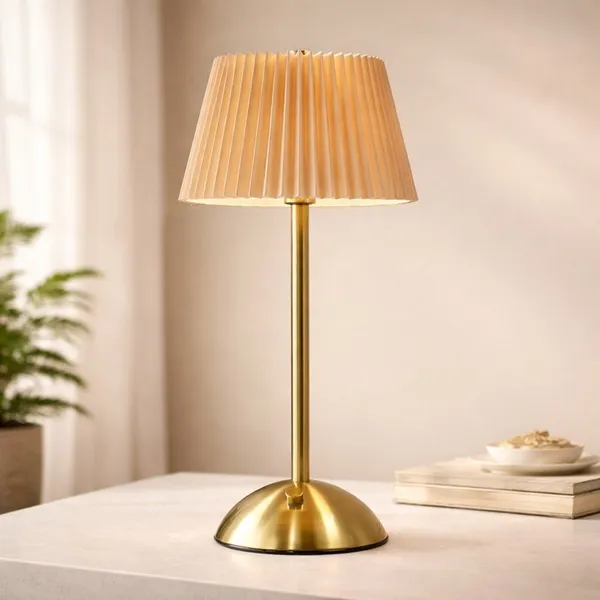 Metal_Minimalist_Pleated_Gold_Table_Lamp